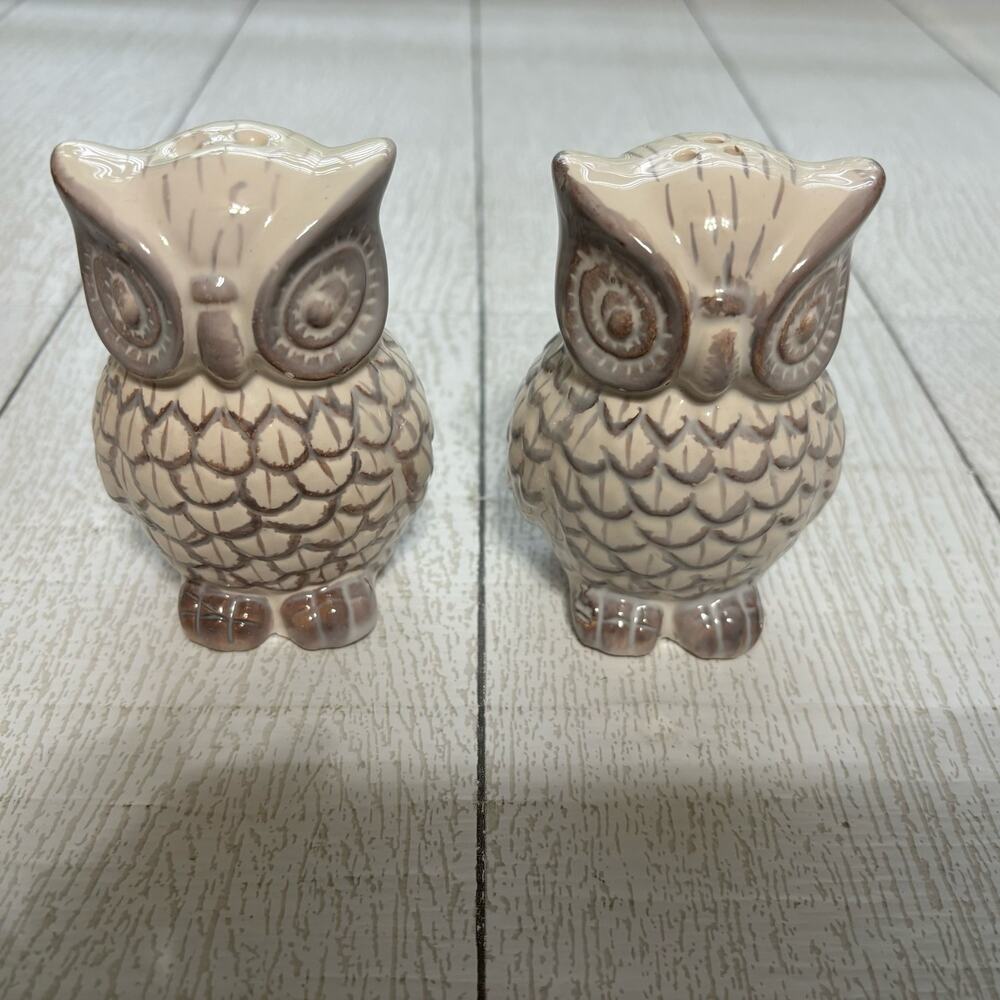 Vintage Ceramic Owl Salt Pepper Shakers Set